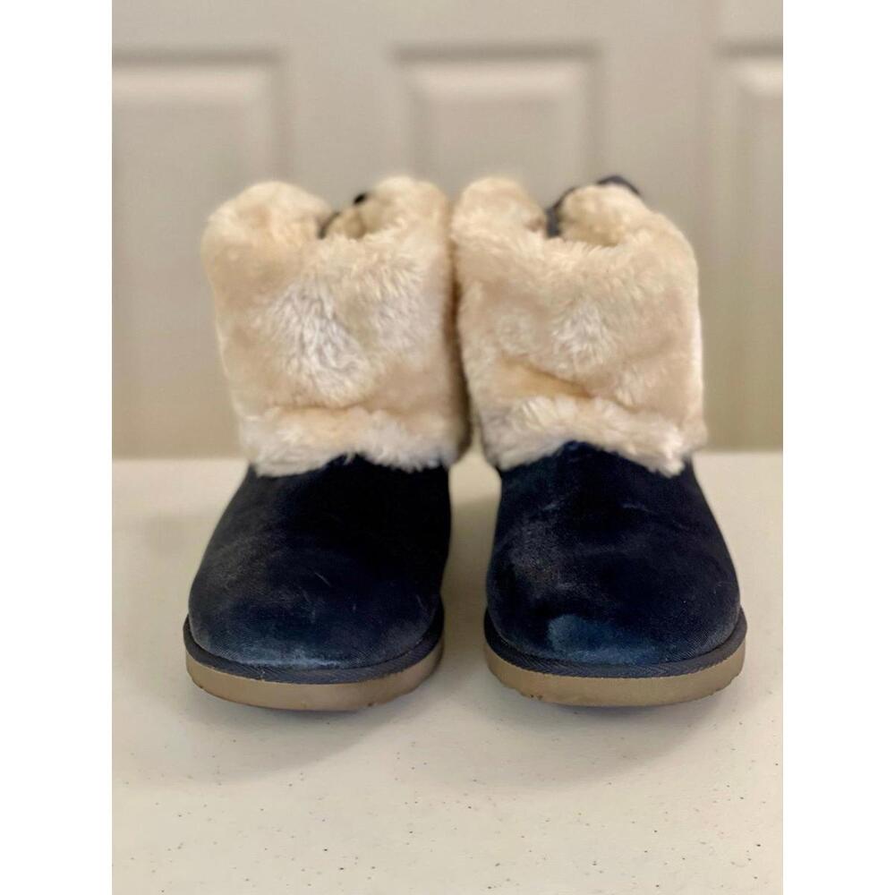 Arizona Blue Itsy Boots, Size 8 M - Faux Fur